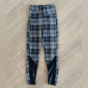 Koral leggings! Plaid, black / grey, size Small!